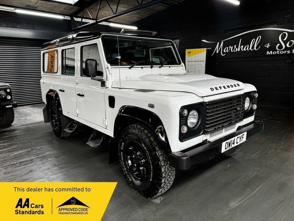 Land Rover Defender 110 2.2L County White