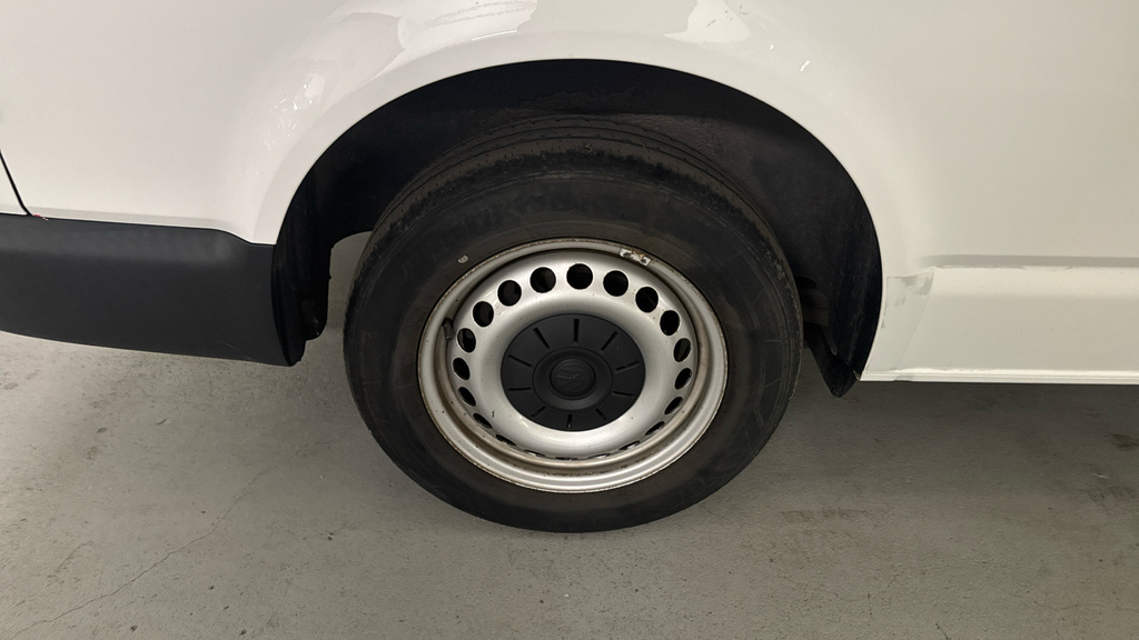 Volkswagen Transporter Transporter 2.0 Tdi 110 Startline Van BF72EOG White #5
