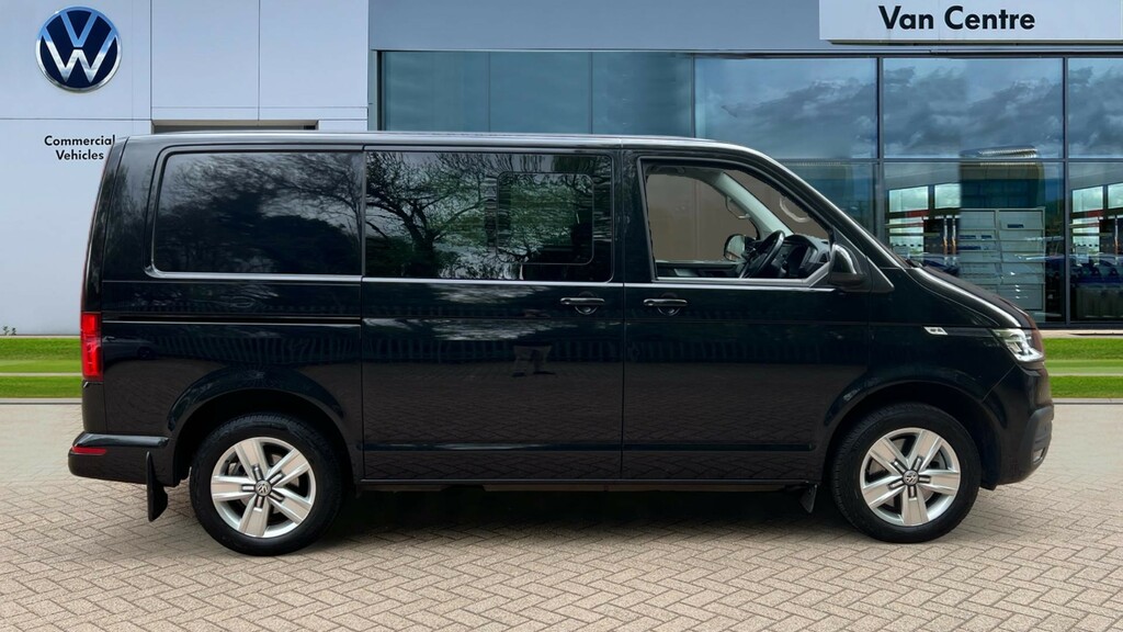 Volkswagen Transporter Transporter 2.0 Tdi 150 Highline Kombi Van Dsg RO22ZUD Black #4