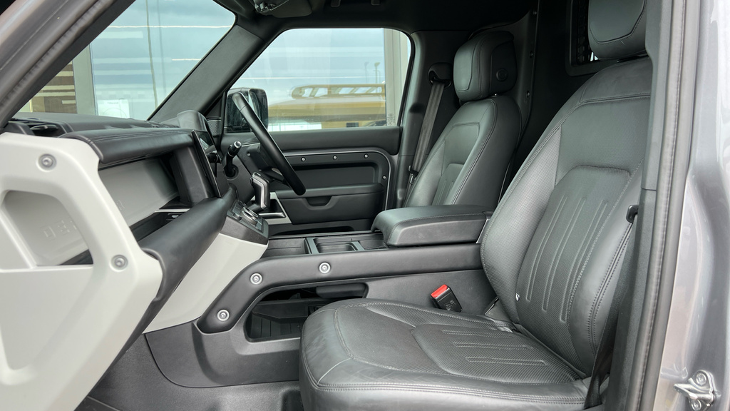 Land Rover Defender Defender 3.0 D300 Hard Top Hse Grey #3