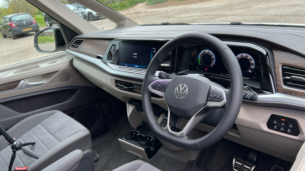 Volkswagen Multivan Volkswagen Multivan Estate 1.5 Tsi Ehybrid Style 5 White #6