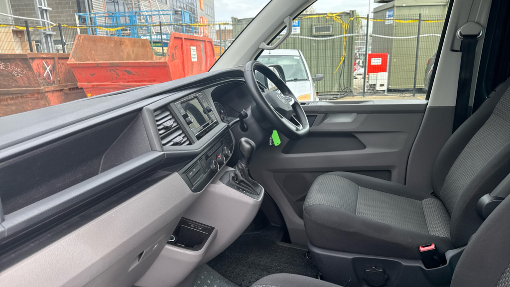 Volkswagen Transporter Transporter 2.0 Tdi 150 Highline Kombi Van Dsg KT23ATX Grey #2