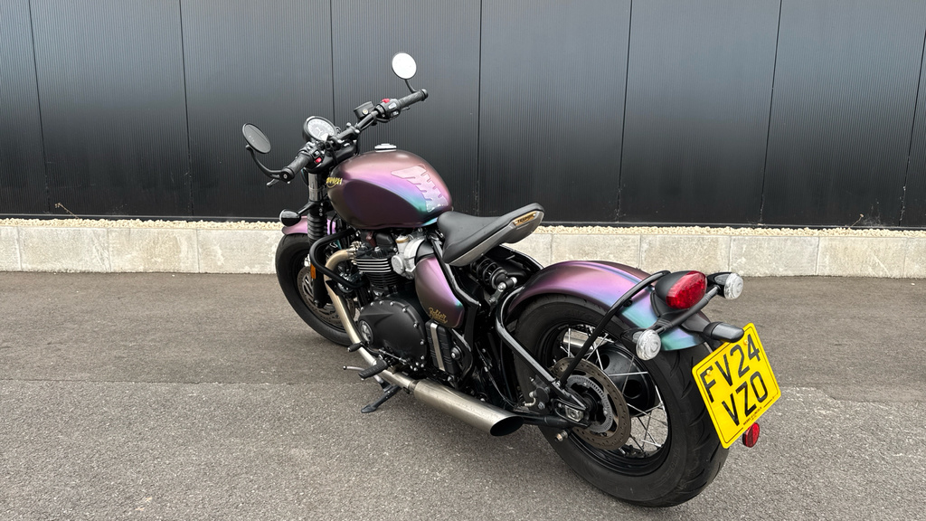 Triumph Bonneville Bobber 1200 21My FV24VZO Black