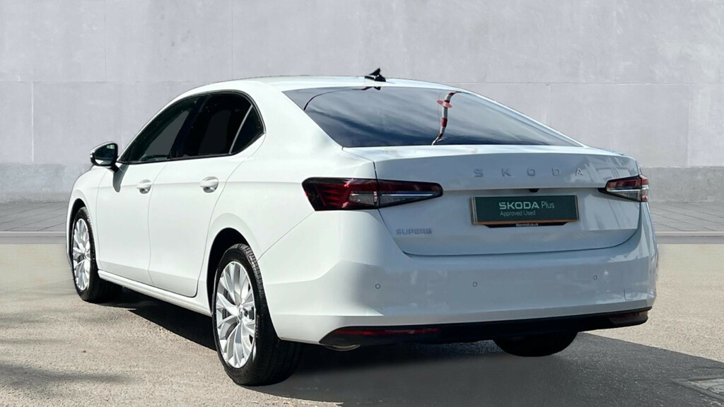 Skoda Superb Skoda Superb Hatchback 1.5 Tsi E-tec Se L Dsg White #3
