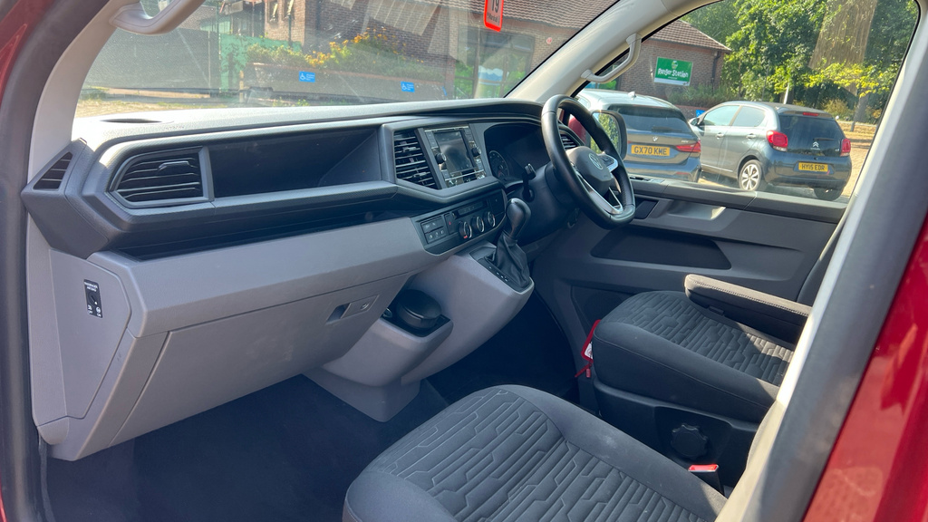 Volkswagen Transporter Shuttle Transporter Shuttle 2.0 Tdi 150Ps Se Minibus Dsg KY74TZZ Red #2