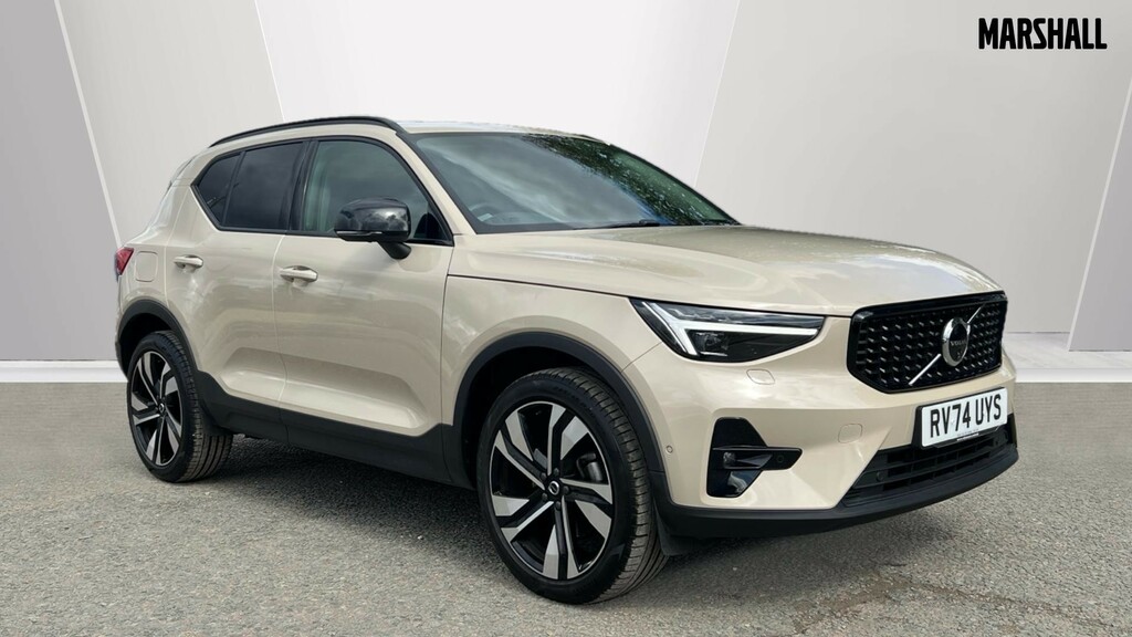 Volvo XC40 Volvo Xc40 Estate 2.0 B4p Ultra Dark Gold