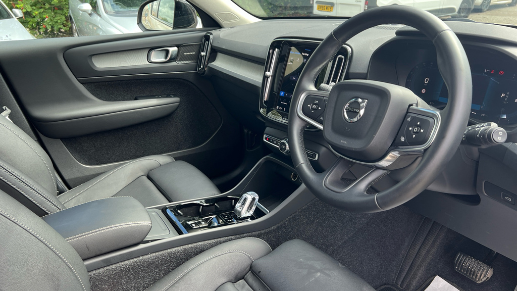 Volvo XC40 Volvo Xc40 Estate 2.0 B4p Ultra Dark RV74UYS Gold #5