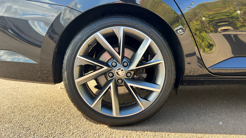 Skoda Superb Superb 1.5 Tsi Sport Line Plus Dsg Black #5