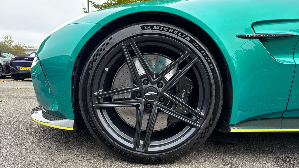 Aston Martin Vantage Aston Martin Vantage Zf 8 Speed BT24DLJ Green #4