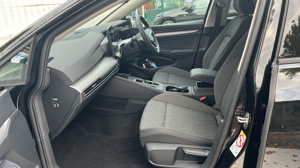 Volkswagen Golf Golf Hatch Match 1.5 Tsi Ehybrid 204Ps 6-Speed Dsg KN75VLB Black #2