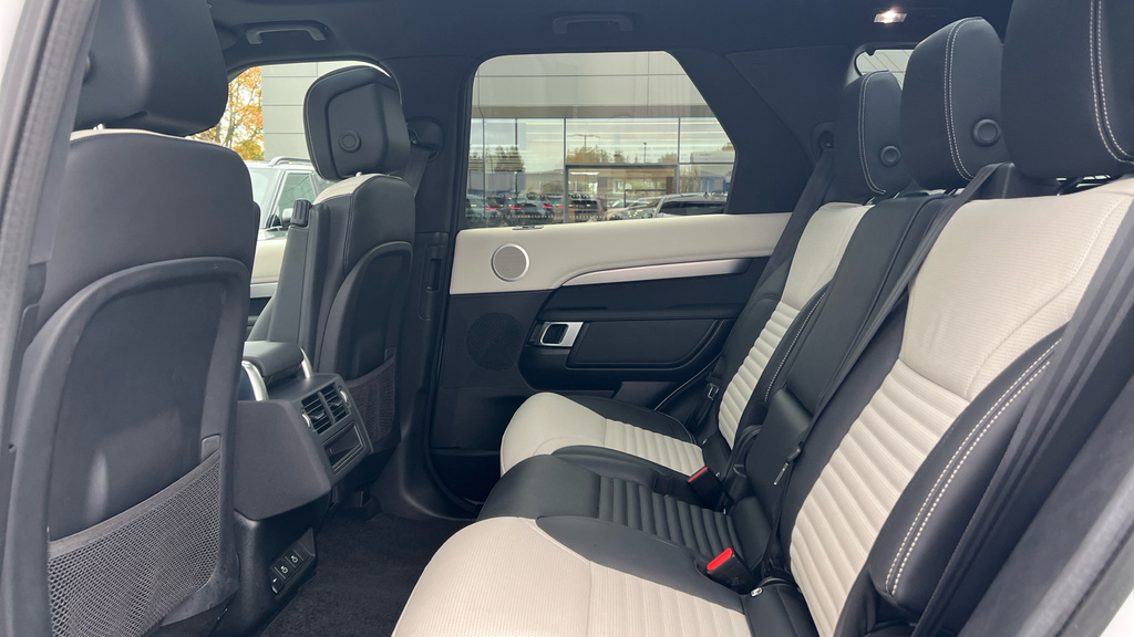 Land Rover Discovery Discovery 3.0 D300 R-dynamic Se AD22HJG White #4