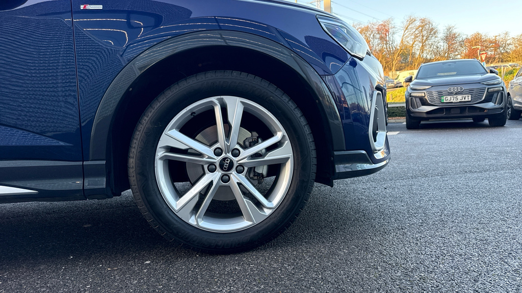 Audi Q3 Q3 35 Tfsi S Line S Tronic Leather GN75XPT Blue #5
