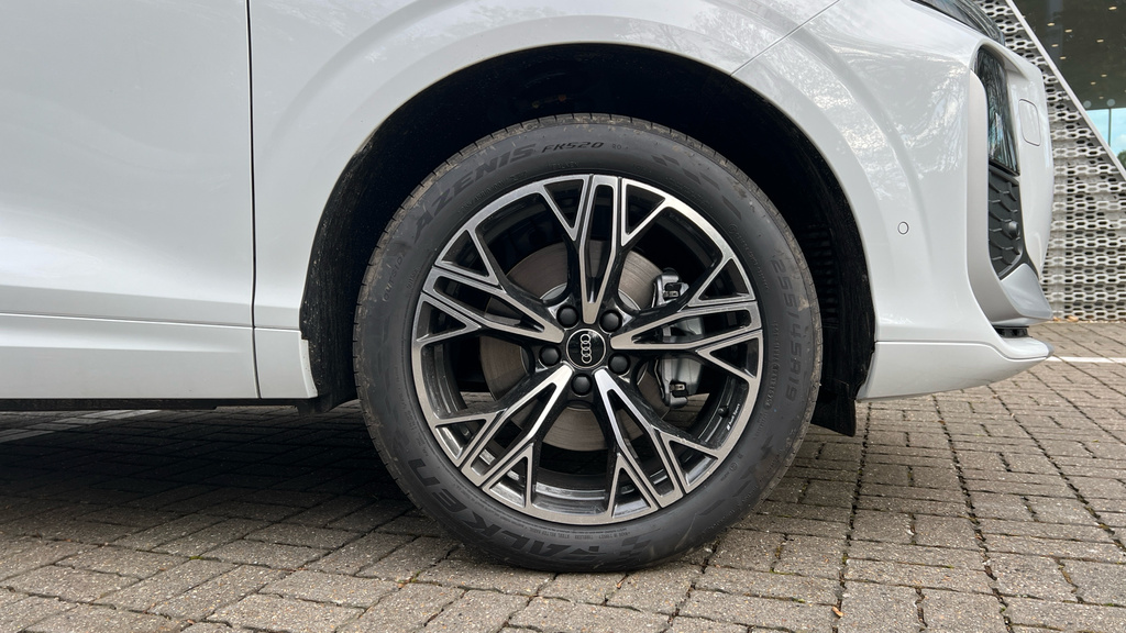 Audi Q3 Q3 1.5 E-hybrid S Line S Tronic GF75KGN White #5