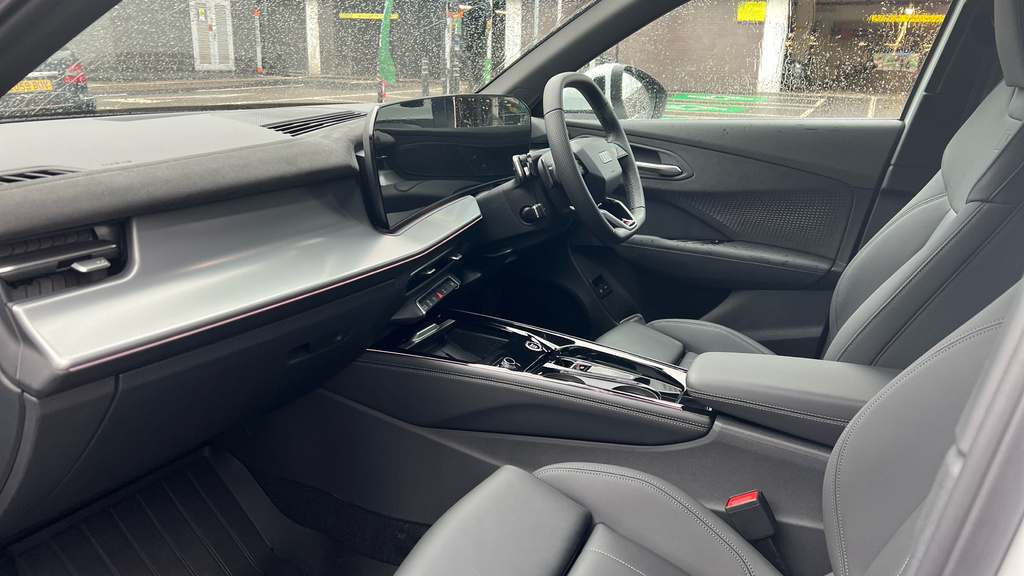 Audi Q3 Q3 1.5 E-hybrid S Line S Tronic LV75JCZ White #2