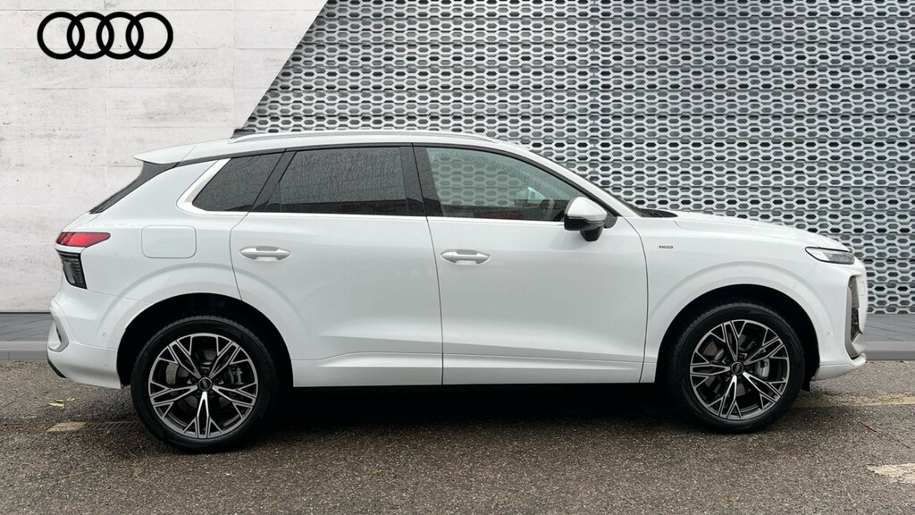 Audi Q3 Q3 1.5 E-hybrid S Line S Tronic LV75JCZ White #4