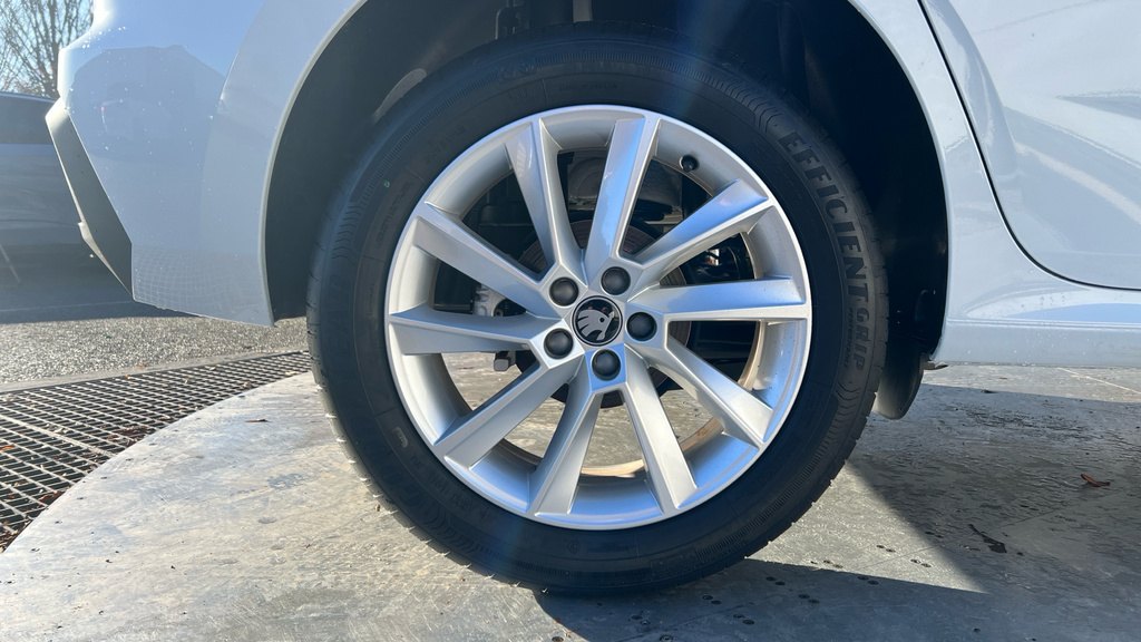 Skoda Kamiq Kamiq 1.0 Tsi 95 Se Edition KP75ZCZ White #5