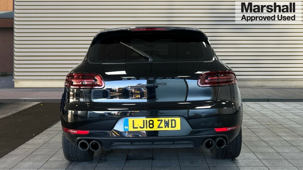 Porsche Macan Macan Estate Gts Pdk LJ18ZWD Black #3