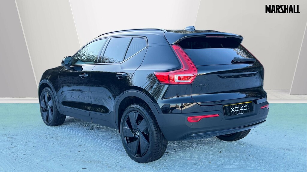 Volvo XC40 Volvo Xc40 Estate 2.0 B4p Plus Black Edition A AK75UYJ Black #2