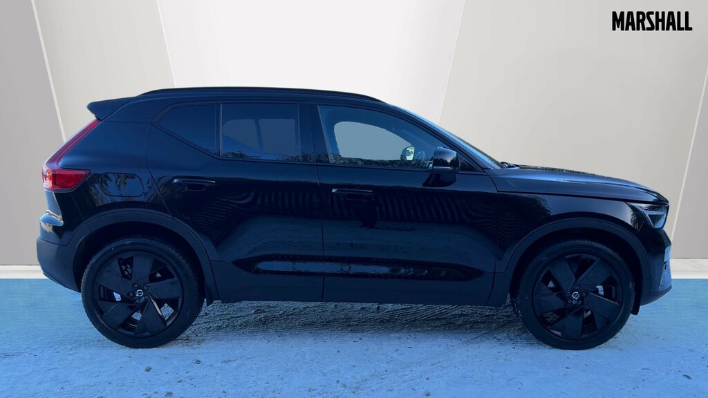 Volvo XC40 Volvo Xc40 Estate 2.0 B4p Plus Black Edition A AK75UYJ Black #3