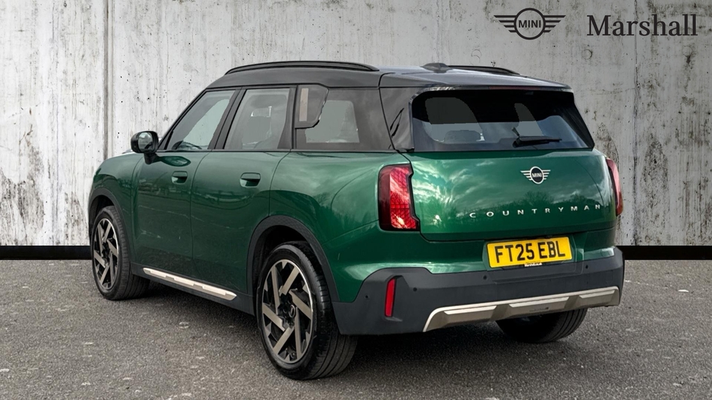 Mini Countryman Mini Countryman Hatchback 1.5 C Exclusive FT25EBL Green #2