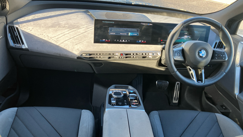 BMW iX Ix 400Kw Xdrive60 M Sport 112Kwh Tech RA25JZN Black #4