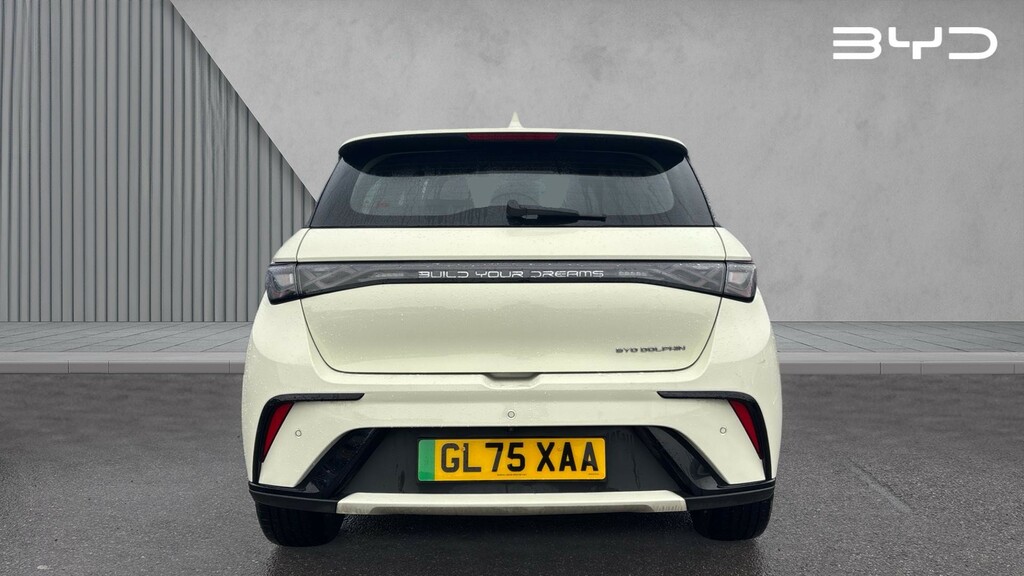 Byd Dolphin Byd Dolphin Hatchback 150Kw Comfort 60.4Kwh GL75XAA White #4