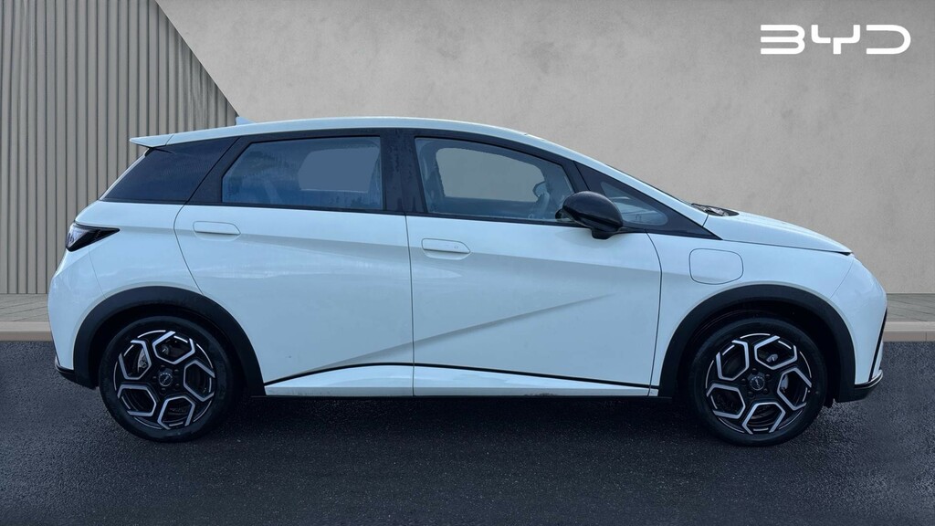 Byd Dolphin Byd Dolphin Hatchback 150Kw Comfort 60.4Kwh GL75XAA White #2