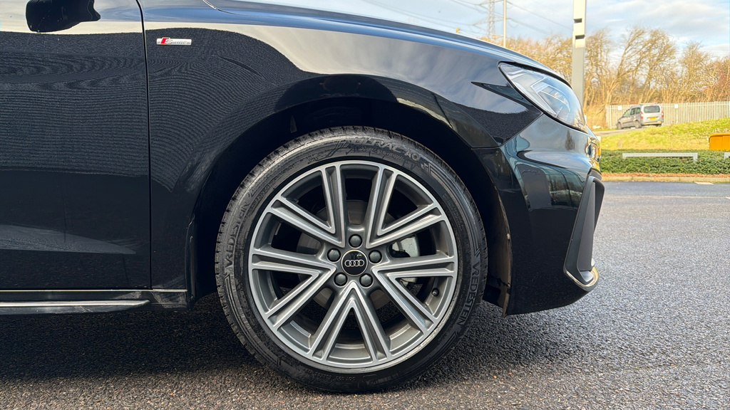 Audi A1 A1 35 Tfsi S Line S Tronic GF75XJL Black #5