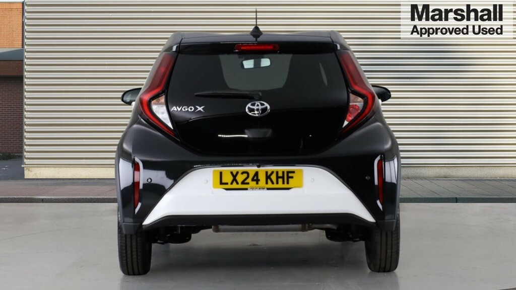 Toyota Aygo X Aygo X 1.0 Vvt-i Edge LX24KHF White #4