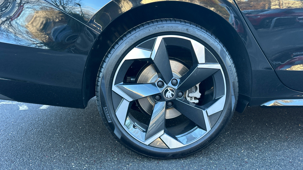 Skoda Superb Superb 2.0 Tdi Sportline Dsg GD75NLX Black #5