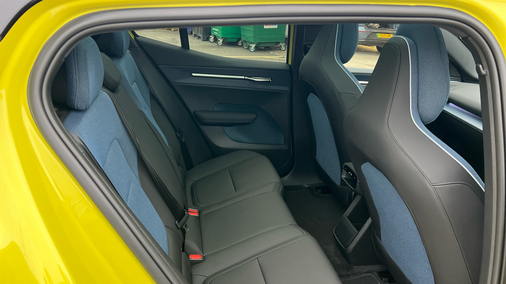 Volvo EX30 Ex30 315Kw Twin Motor Performance Ultra 69Kwh OY75VAO Yellow #6