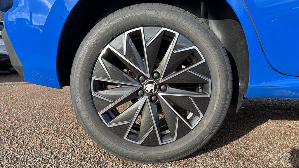 Skoda Kamiq Skoda Kamiq Hatchback 1.0 Tsi Design Edition D GD75NVC Blue #5