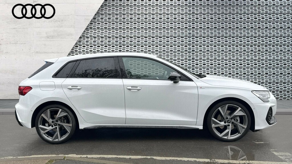 Audi A3 A3 35 Tfsi Black Edition S Tronic Tech Pack LY25SHZ White #4