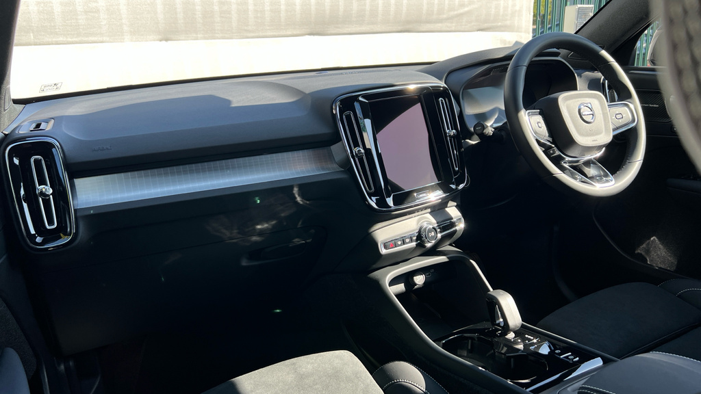 Volvo XC40 Xc40 2.0 B3p Ultra Dark Estate KN75GJX Black #4