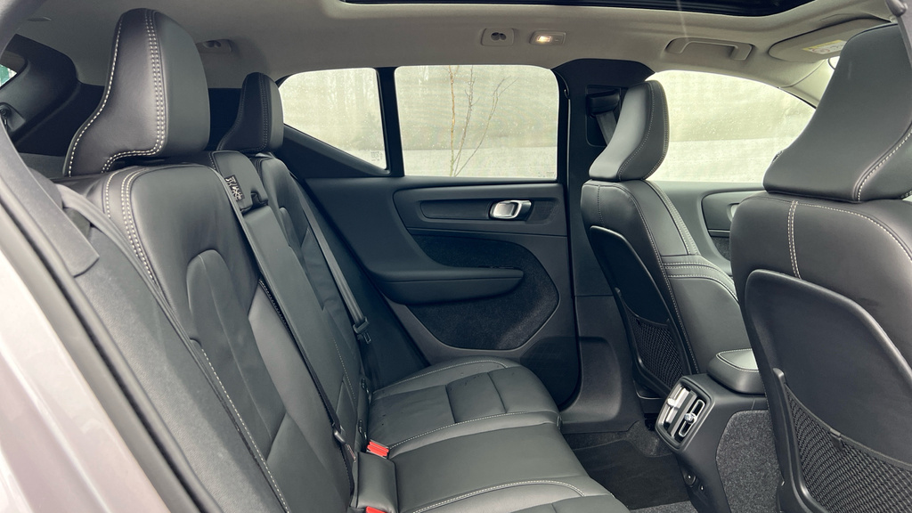 Volvo XC40 Volvo Xc40 Estate 2.0 B3p Ultra Dark KN75FGP Silver #6