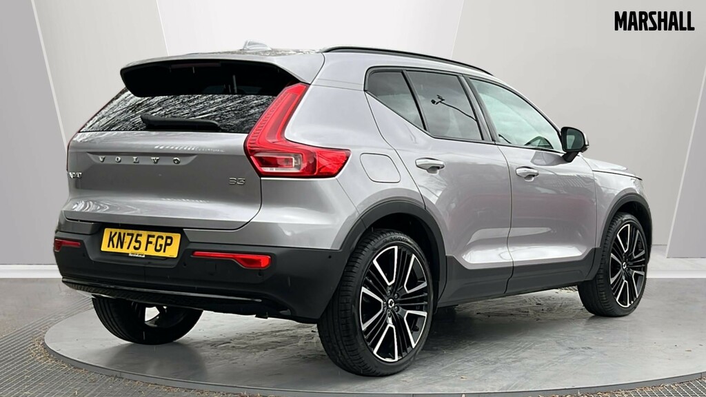 Volvo XC40 Volvo Xc40 Estate 2.0 B3p Ultra Dark KN75FGP Silver #2