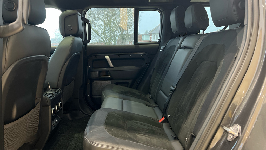 Land Rover Defender 110 Defender 5.0 P525 V8 Carpathian Edition 110 Au FJ72UAM Grey #4