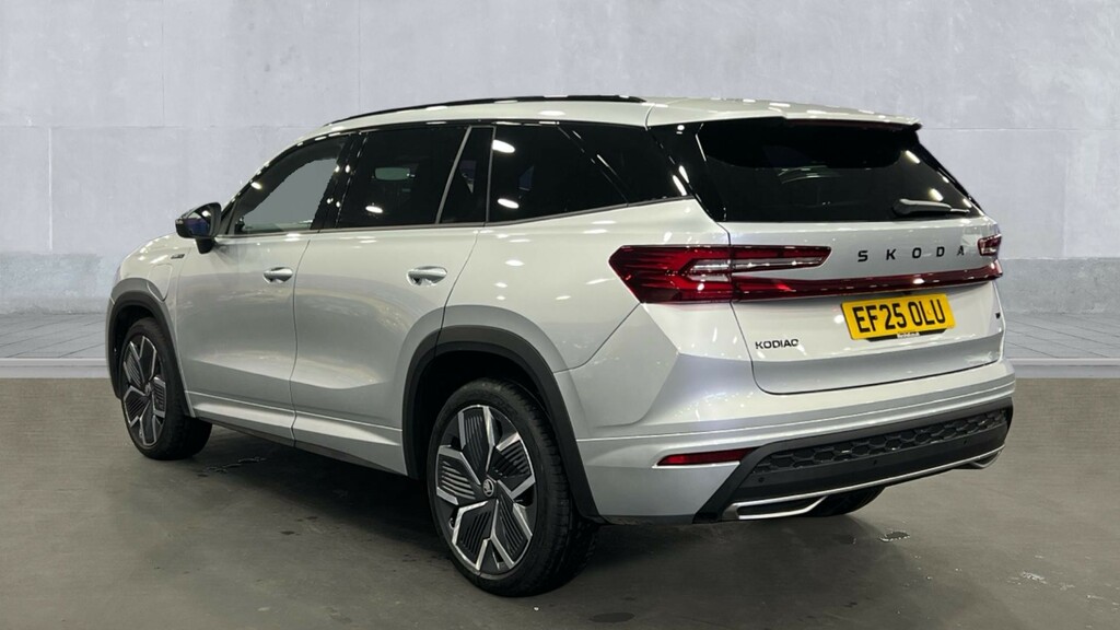 Skoda Kodiaq Kodiaq 1.5 Tsi Iv 204 Sportline Dsg EF25OLU Silver #3
