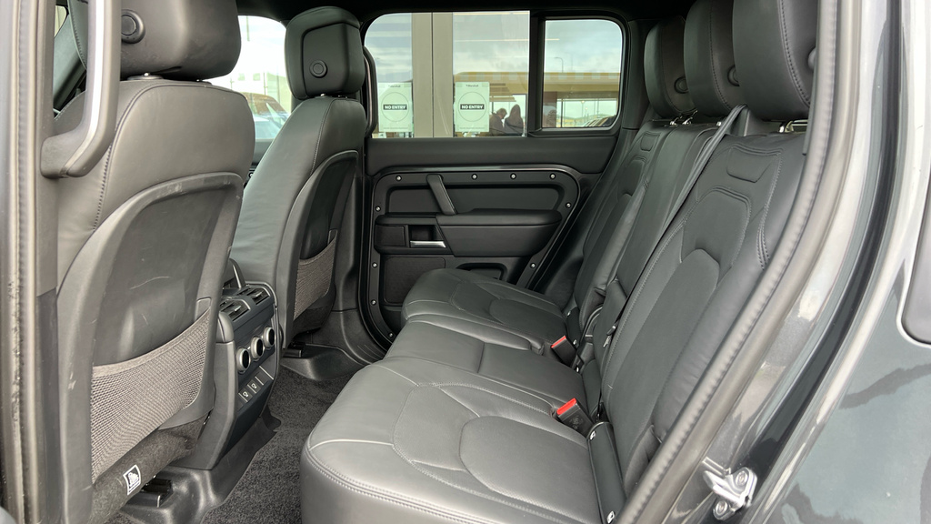 Land Rover Defender 130 Defender 3.0 D350 X-dynamic Hse 130 8 Se Grey #4