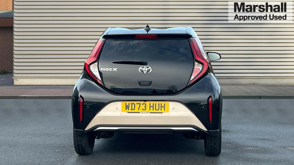 Toyota Aygo X Aygo X 1.0 Vvt-i Exclusive WD73HUH Brown #4