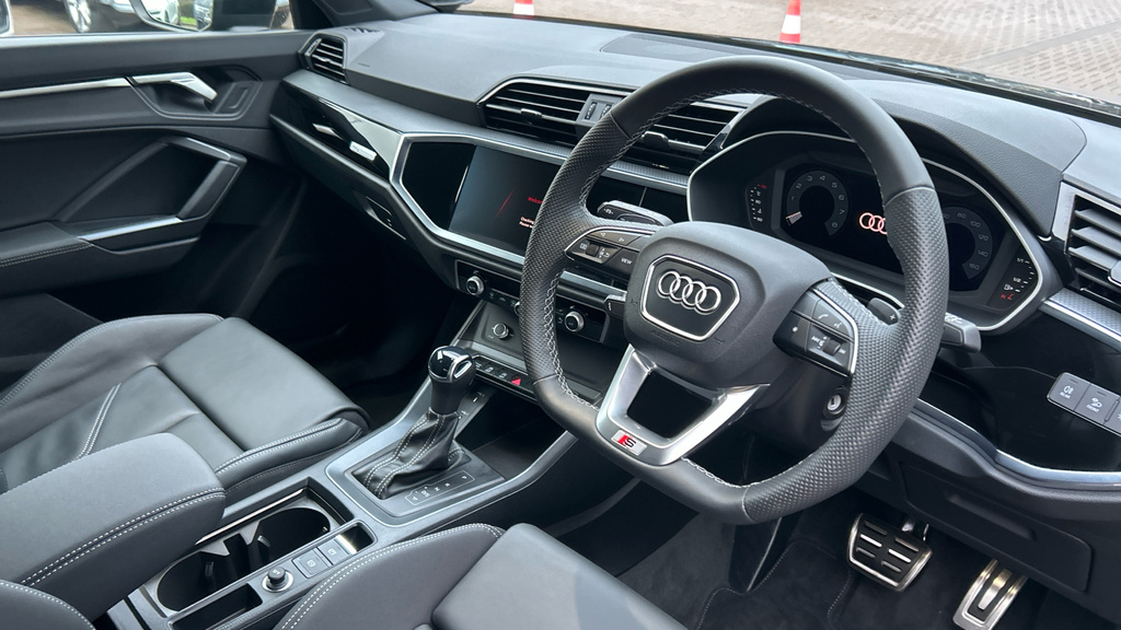 Audi Q3 Audi Q3 Estate 35 Tfsi Black Edition S Tronic LS75YMM Black #6