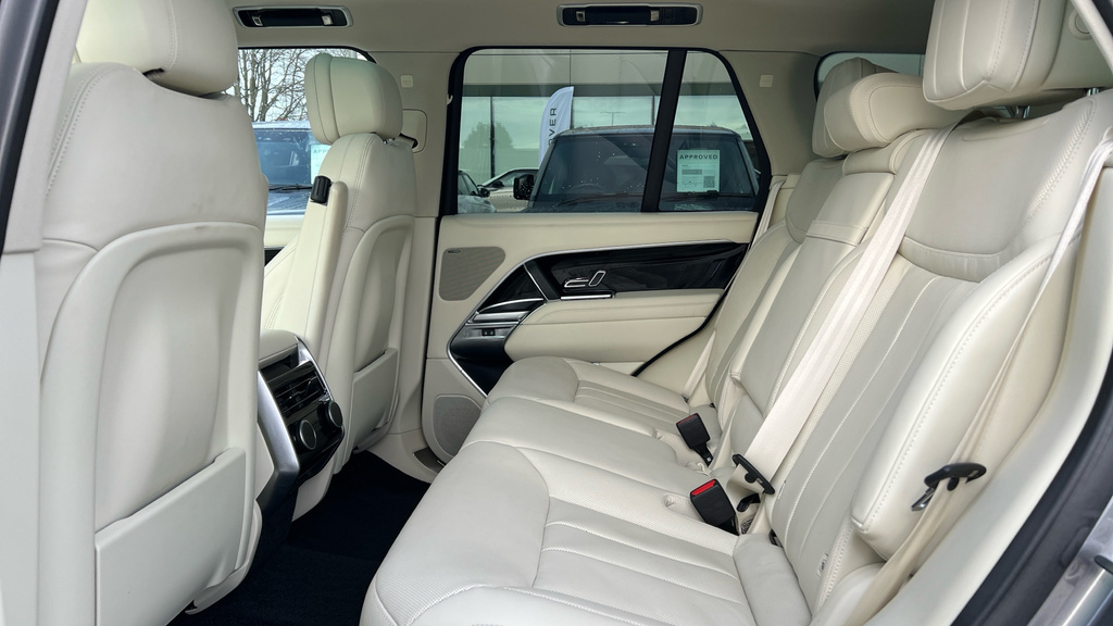 Land Rover Range Rover Range Rover 3.0 D300 Se AY23VNS Grey #4