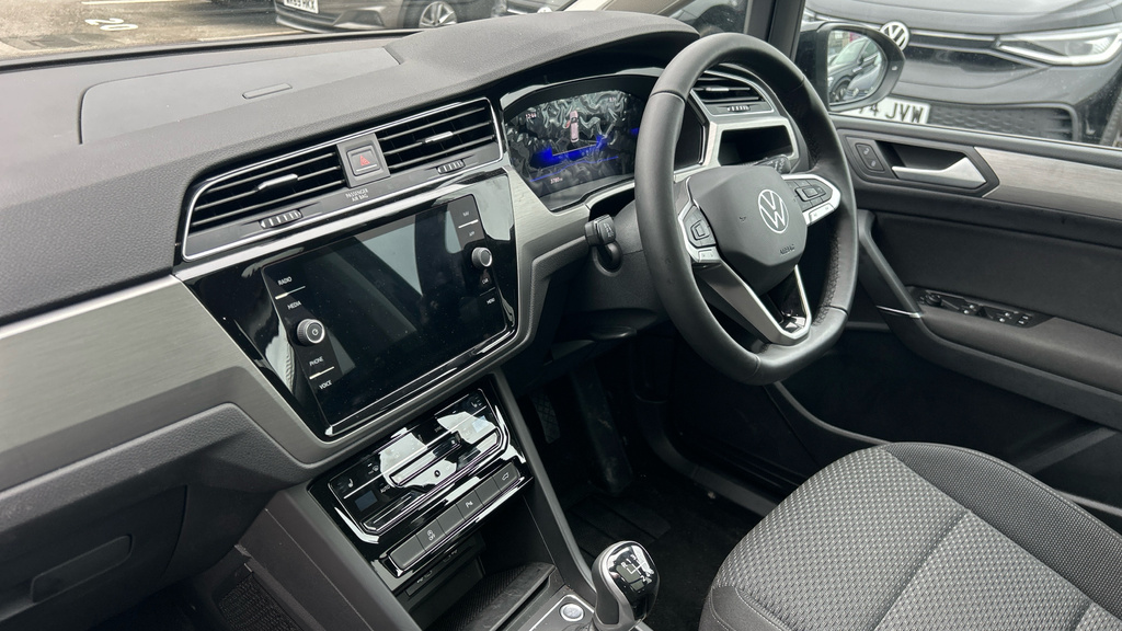 Volkswagen Touran Touran 1.5 Tsi Evo Match Black #2