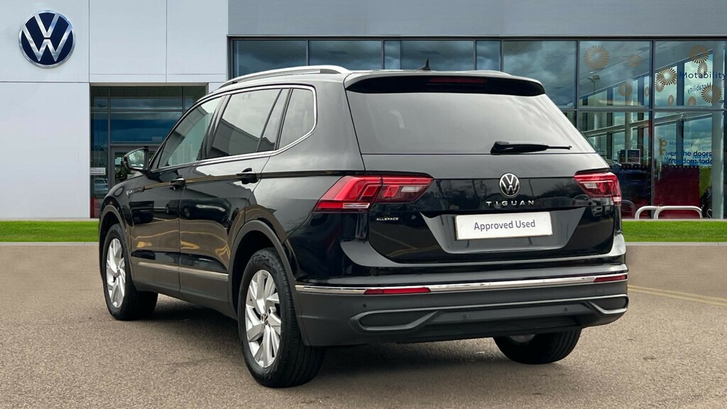 Volkswagen Tiguan Allspace Tiguan Allspace 1.5 Tsi Life Dsg SH72RBO Black #3