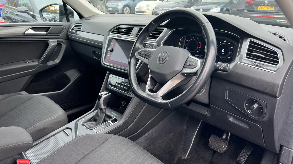 Volkswagen Tiguan Allspace Tiguan Allspace 1.5 Tsi Life Dsg SH72RBO Black #6