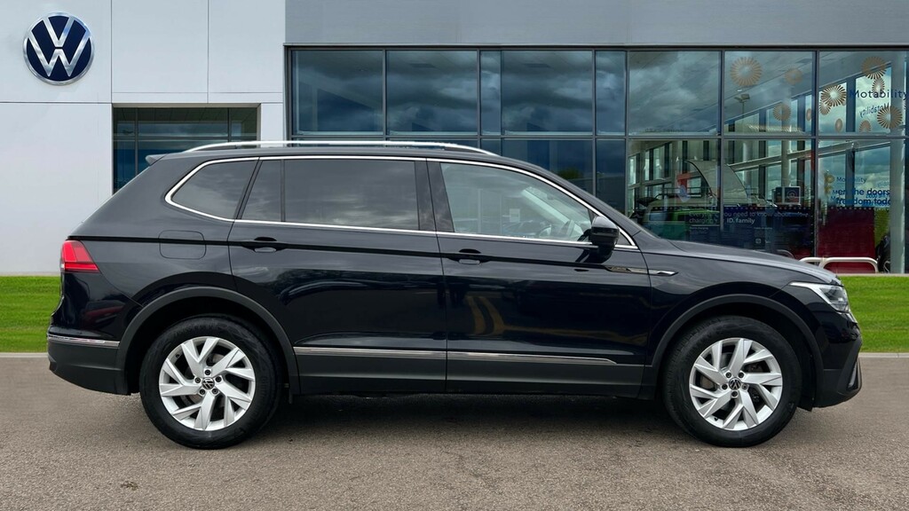 Volkswagen Tiguan Allspace Tiguan Allspace 1.5 Tsi Life Dsg SH72RBO Black #4