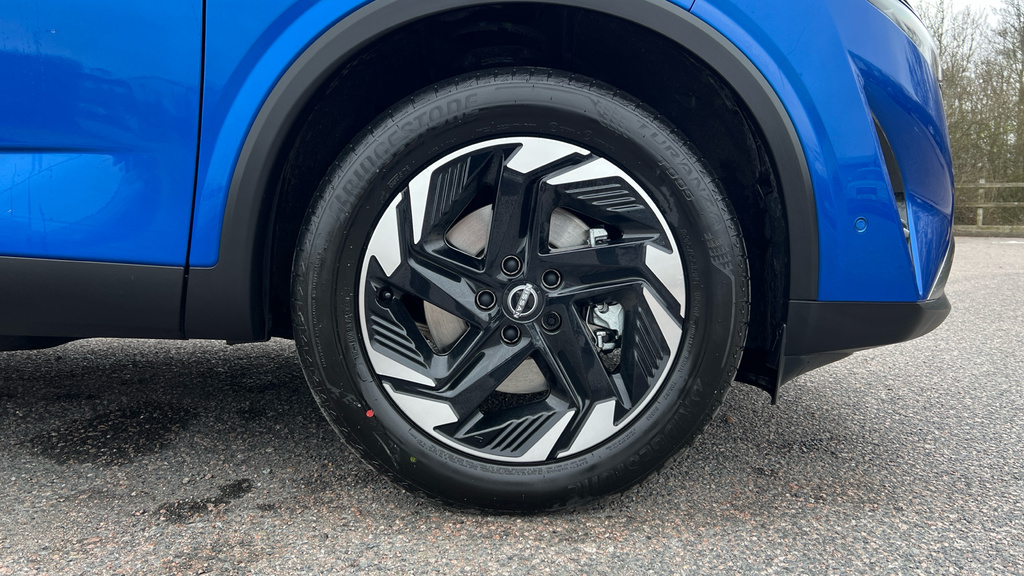 Nissan Qashqai Nissan Qashqai Hatchback 1.5 E-power 205 N-connect FX75UVZ Blue #4