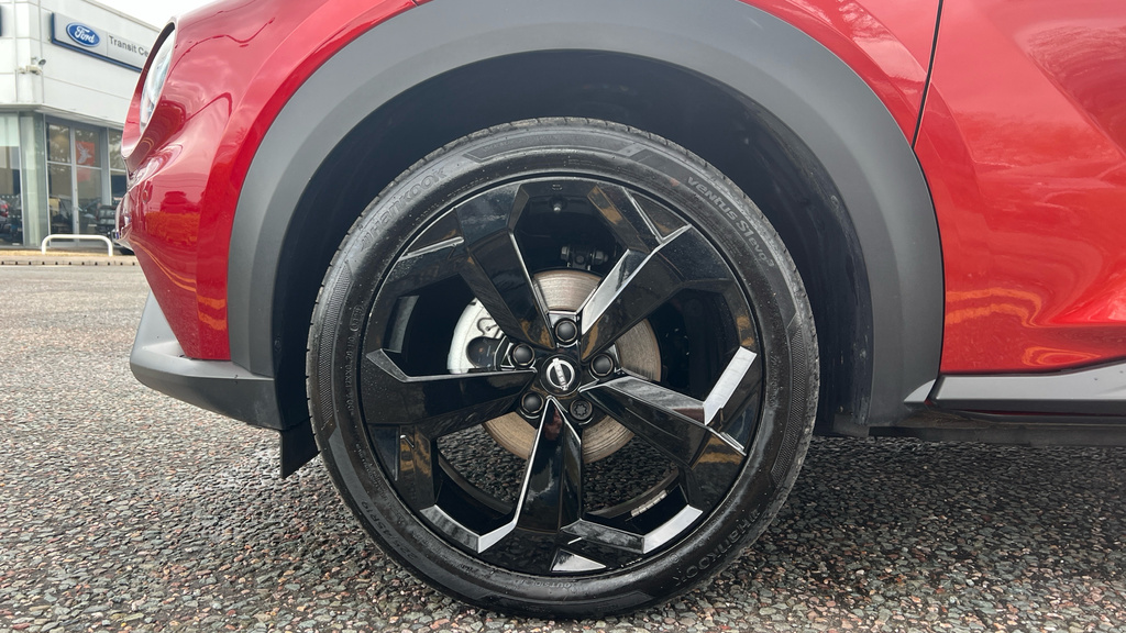 Nissan Juke Juke 1.6 Hybrid Tekna OX74JZP Red #4