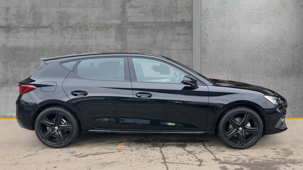 Seat Leon Seat Leon Hatchback 1.5 Etsi 150 Fr Black Edition EK75ZFA Black #4