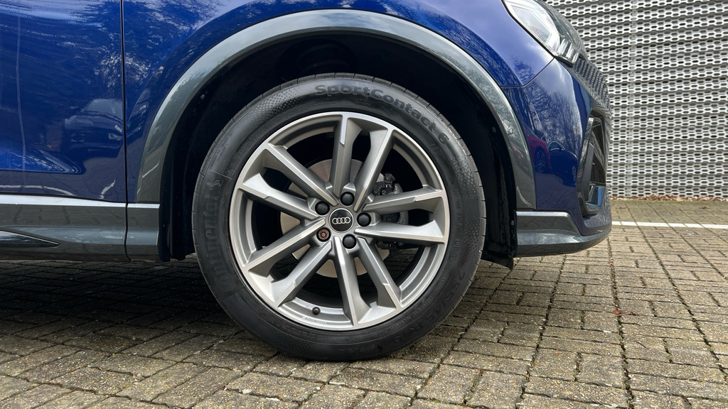 Audi Q3 Q3 35 Tfsi Black Edition S Tronic LS73SGY Blue #5